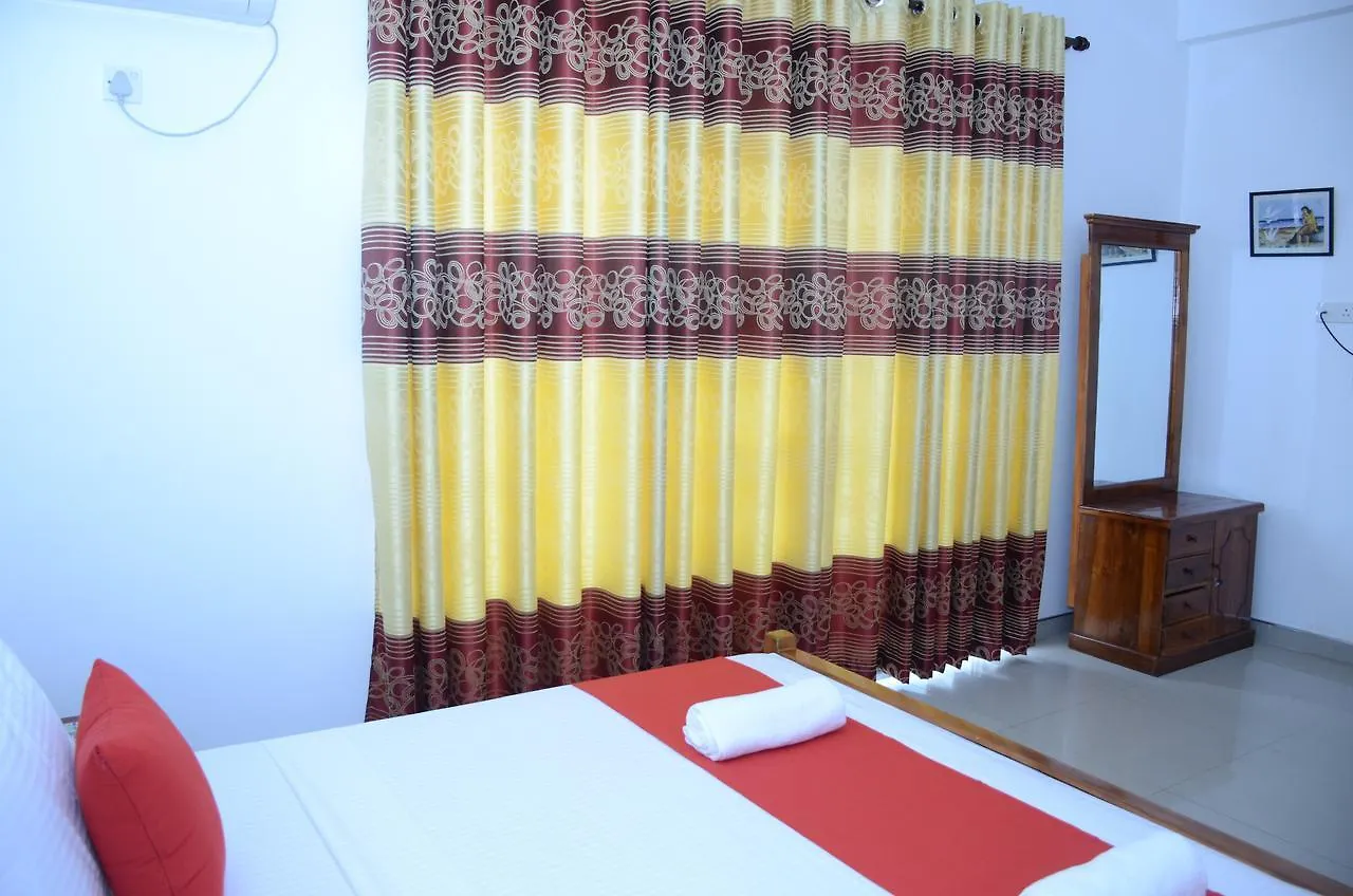 Yoho Beach Glory Hotel Negombo 2*,